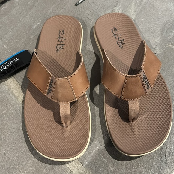 Salt Life Leather Upper,Rubber Outsole, textured insole,thong flip flops/sandals - Picture 3 of 11